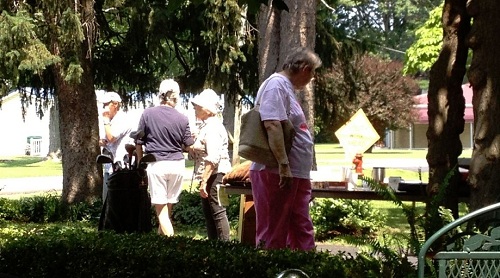 Bargaining in the shade Bargaining with a customer