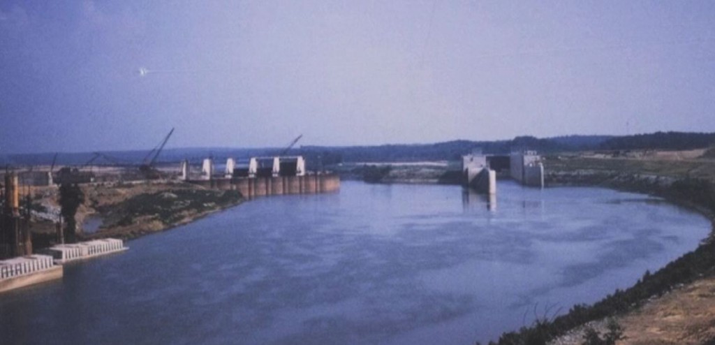 Very Old Photos Eddyville Kuttawa Kentucky - Barkley Dam under construction