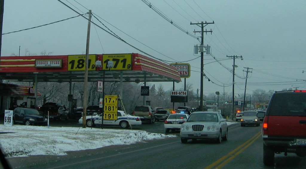 police arrive to keep order at Dodges Store in Hopkinsville