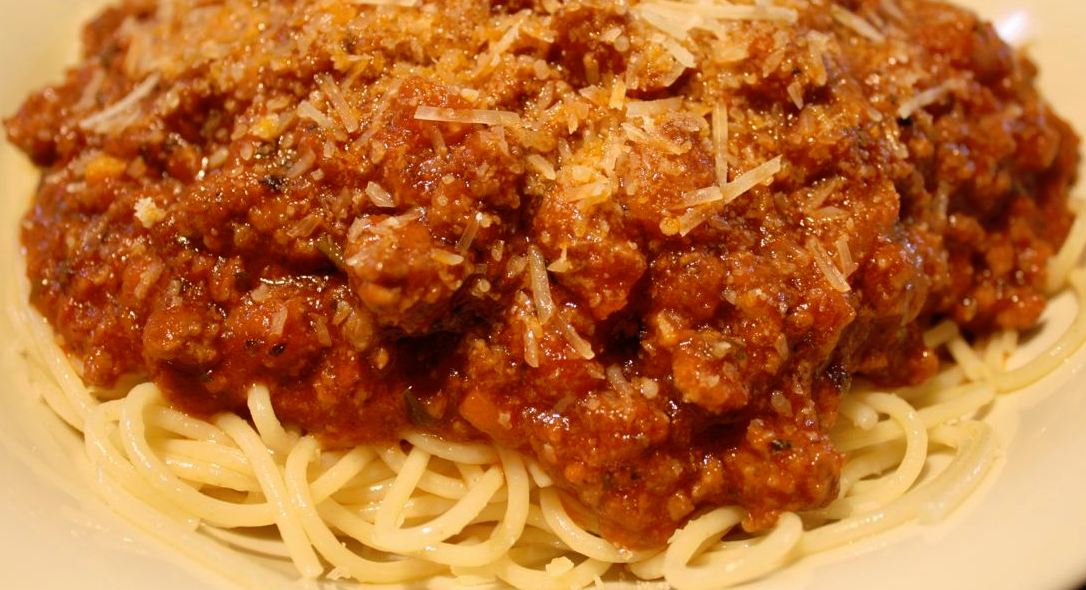 Wade’s Spaghetti with Meat Sauce and Garlic Bread